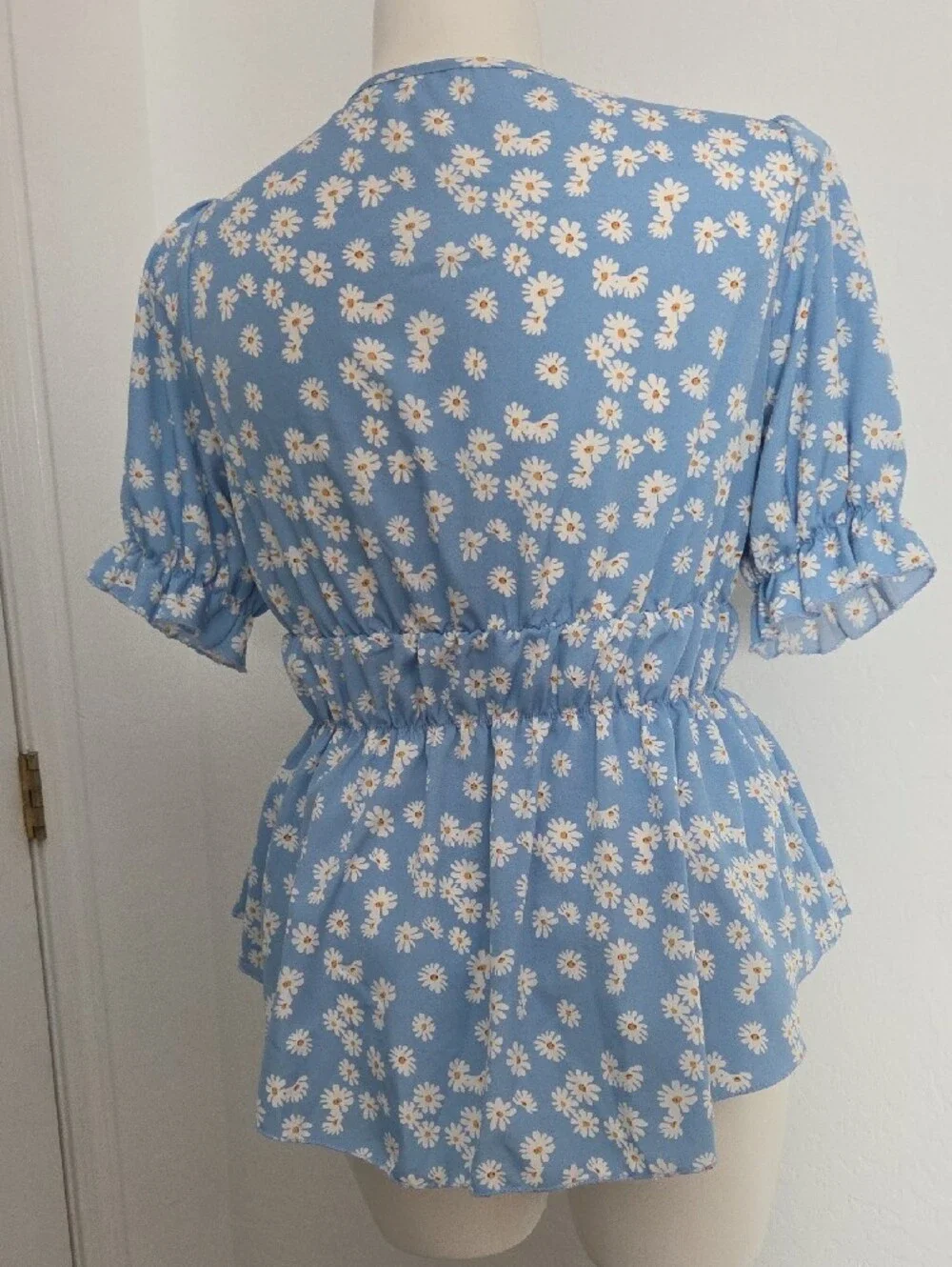 SHEIN Blue Daisy Wrap Peplum Puff Sleeve Top